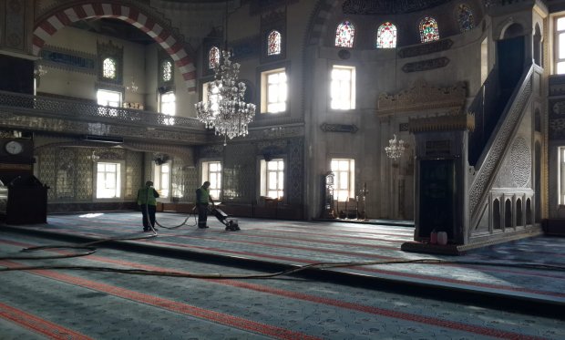 İZZETPAŞA CAMII DE BAHAR TEMİZLİĞİ YAPILDI